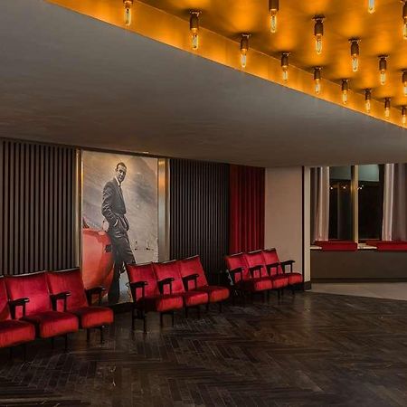 Radisson Red Hotel London Heathrow İç mekan fotoğraf