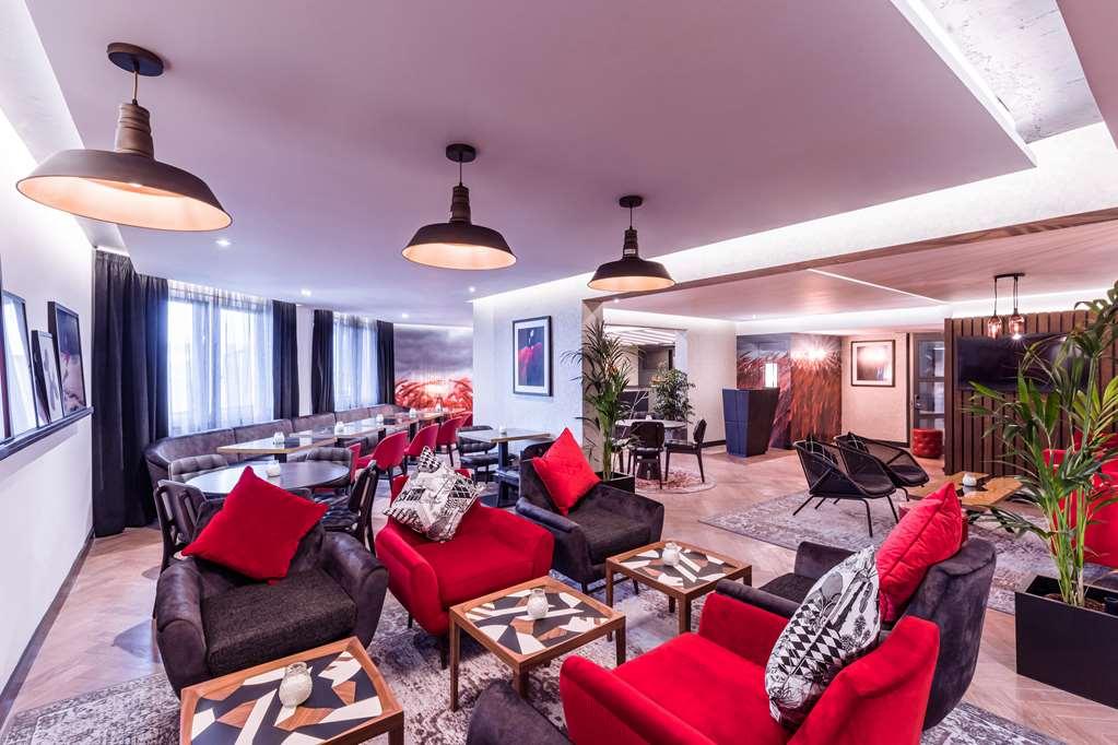 Radisson Red Hotel London Heathrow Restoran fotoğraf