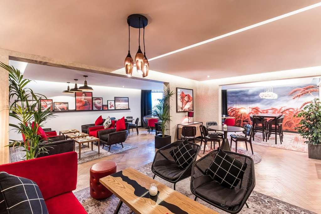 Radisson Red Hotel London Heathrow Restoran fotoğraf