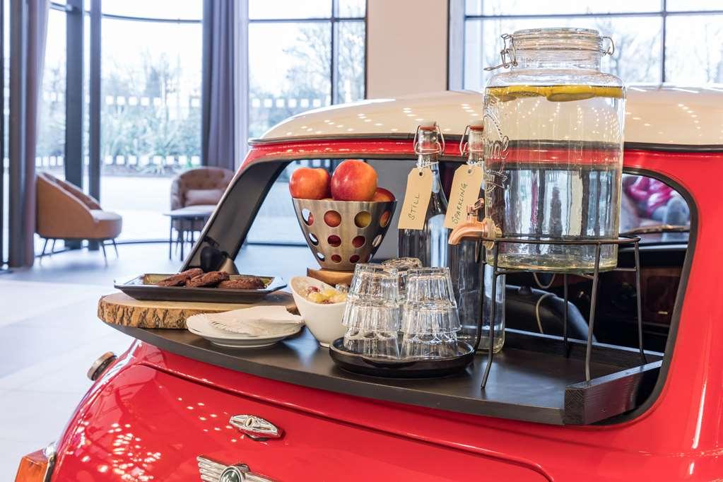 Radisson Red Hotel London Heathrow Dış mekan fotoğraf