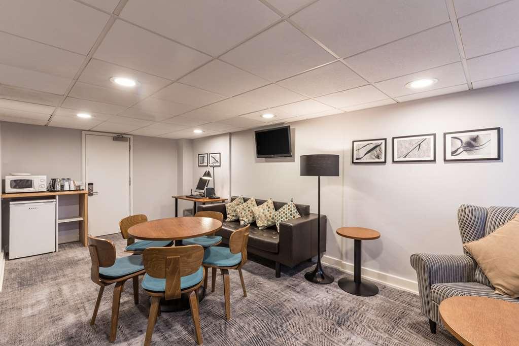 Radisson Red Hotel London Heathrow Restoran fotoğraf