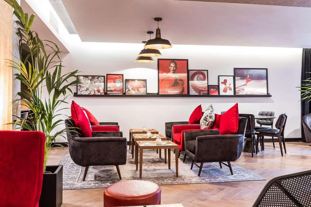 Radisson Red Hotel London Heathrow Restoran fotoğraf