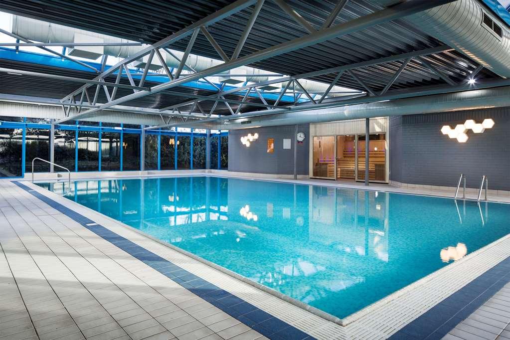 Radisson Red Hotel London Heathrow Dış mekan fotoğraf