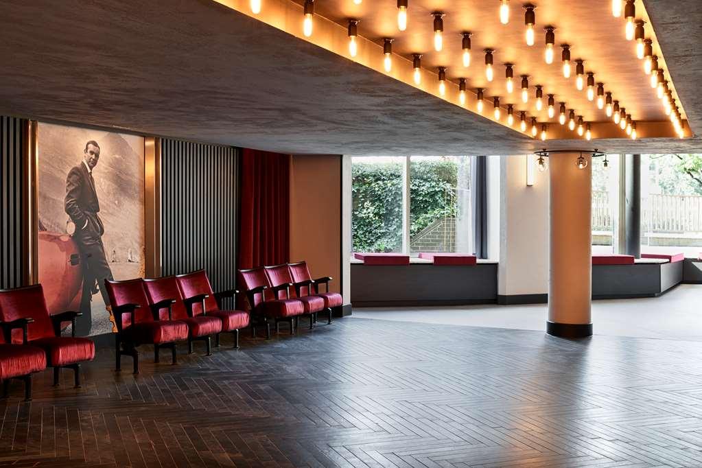 Radisson Red Hotel London Heathrow İç mekan fotoğraf