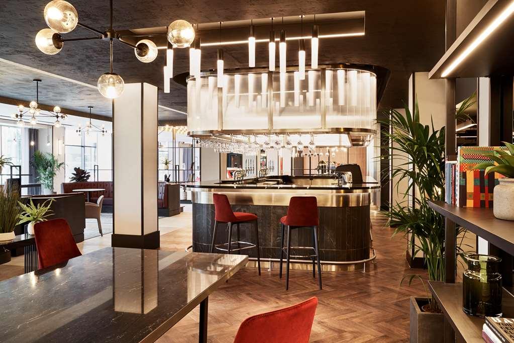 Radisson Red Hotel London Heathrow Restoran fotoğraf