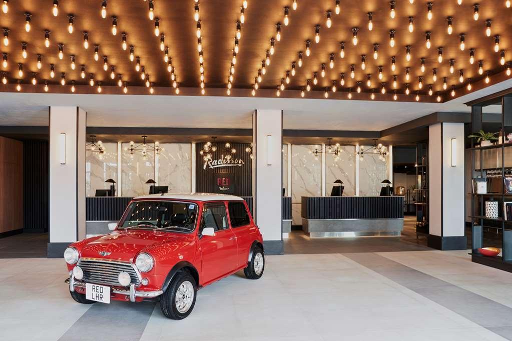Radisson Red Hotel London Heathrow İç mekan fotoğraf