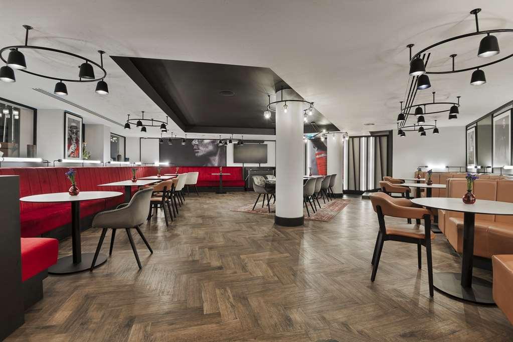 Radisson Red Hotel London Heathrow Restoran fotoğraf
