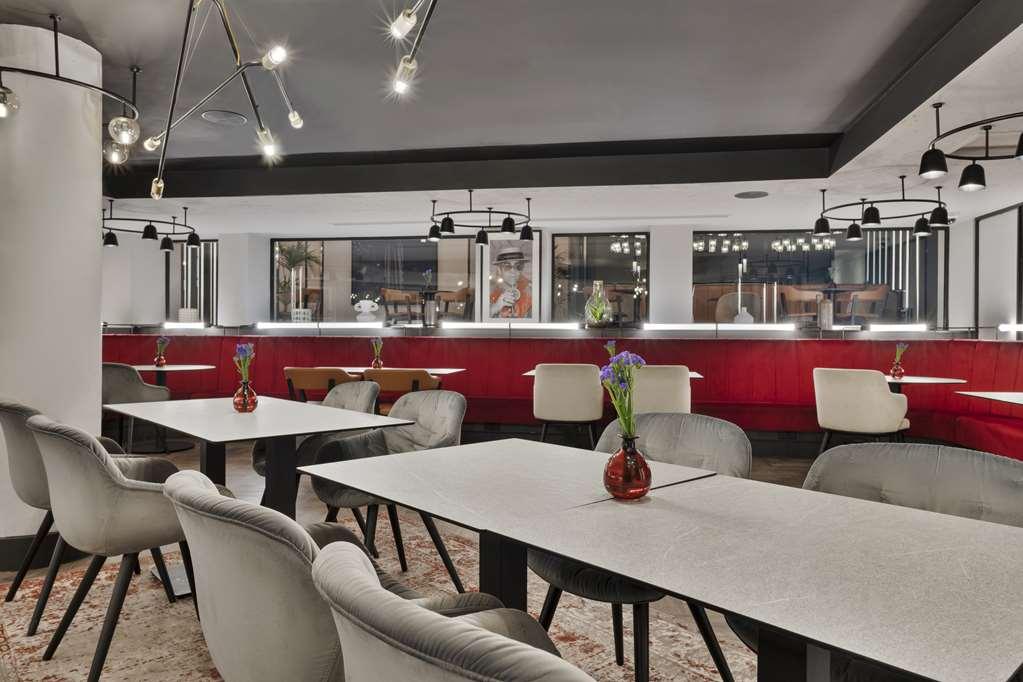 Radisson Red Hotel London Heathrow Restoran fotoğraf