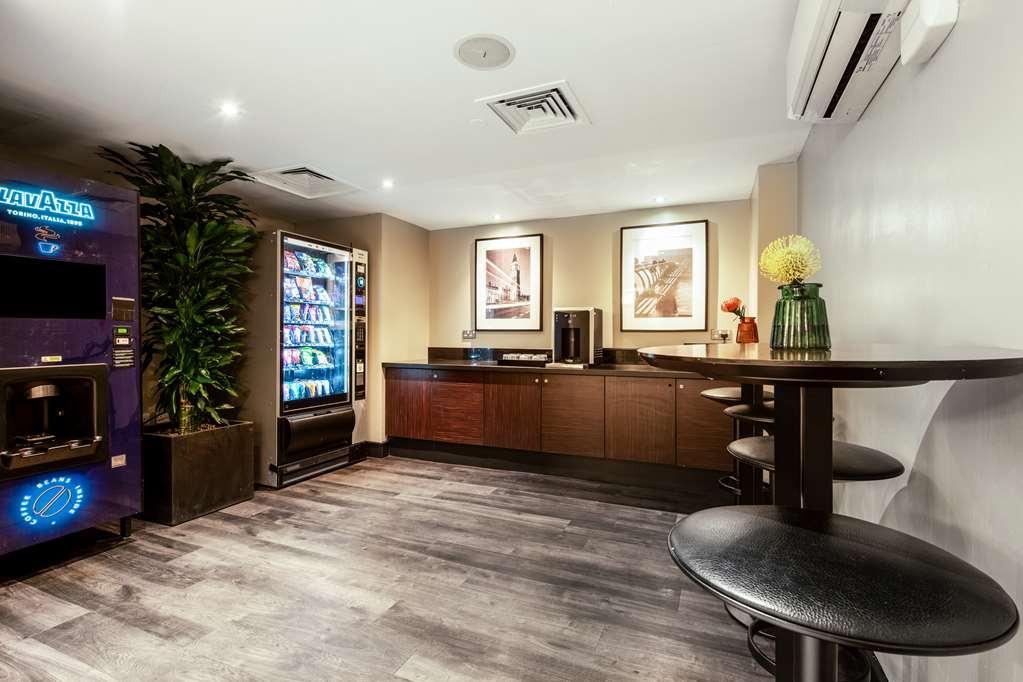 Radisson Red Hotel London Heathrow Konforlar fotoğraf