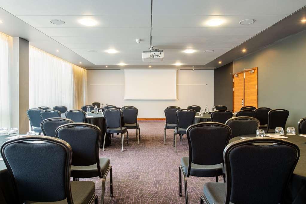 Radisson Red Hotel London Heathrow Konforlar fotoğraf
